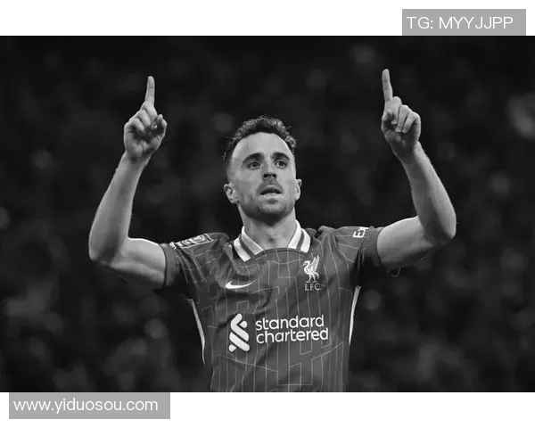 灰色头发足球明星的独特魅力与职业生涯回顾